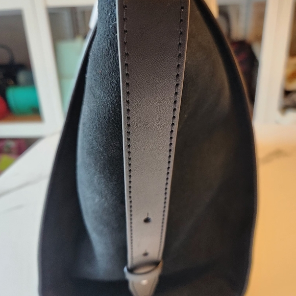 Michael Kors Black Tote Bag - Picture 3 of 13